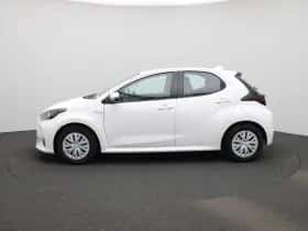 Toyota Yaris (2021) thumbnail 4