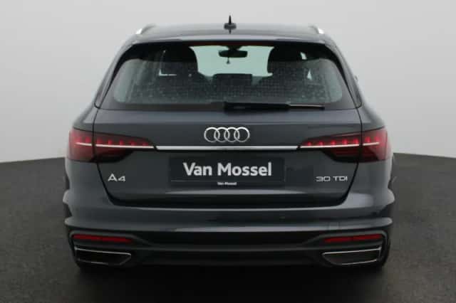 Audi A4 (2021) thumbnail 5