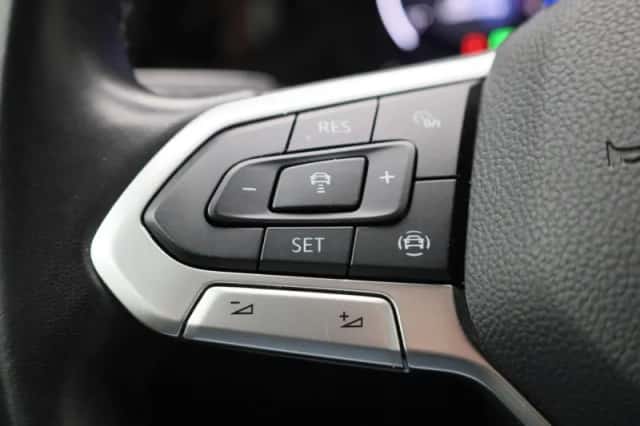 Volkswagen Golf (2021) thumbnail 17