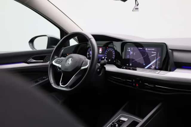 Volkswagen Golf (2021) thumbnail 33