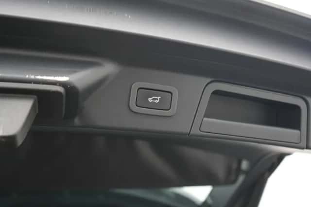 Land Rover Range Rover Velar (2019) thumbnail 44