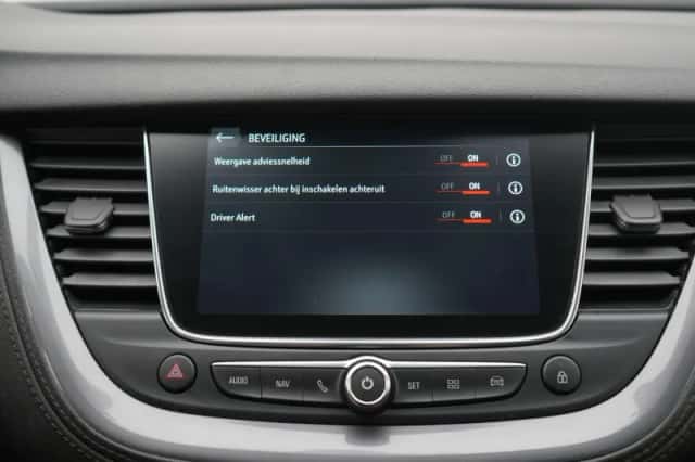 Opel Grandland X (2020) thumbnail 17