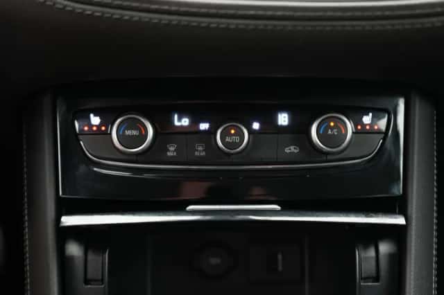 Opel Grandland X (2020) thumbnail 18