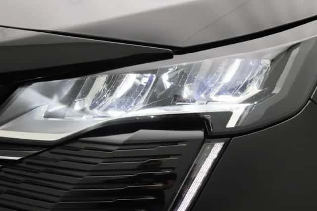 Peugeot 5008 (2023) thumbnail 14