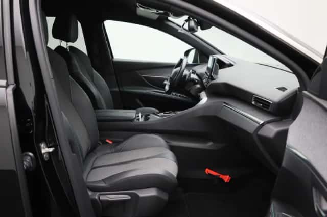 Peugeot 5008 (2023) thumbnail 37