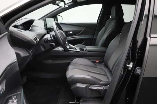 Peugeot 5008 (2023) thumbnail 9