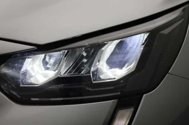 Peugeot 208 (2022) thumbnail 13