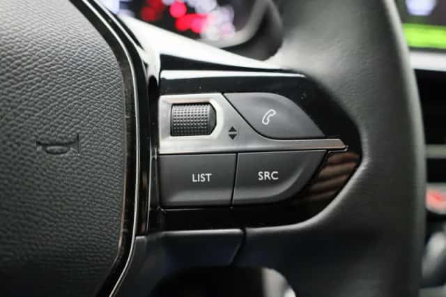 Peugeot 208 (2022) thumbnail 15