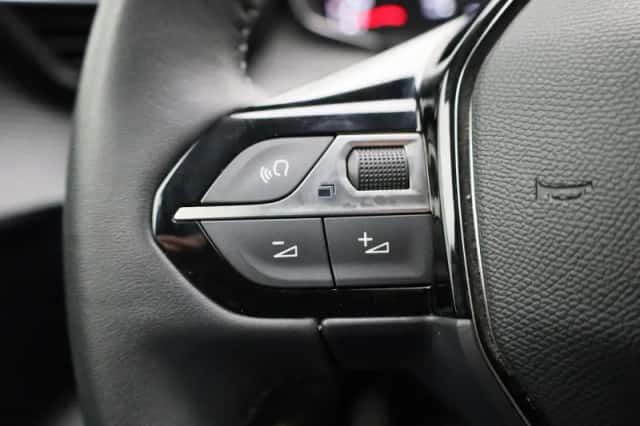 Peugeot 208 (2022) thumbnail 17