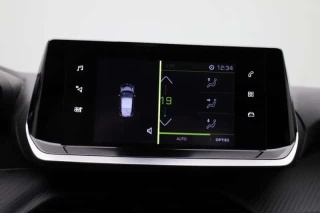 Peugeot 208 (2022) thumbnail 24