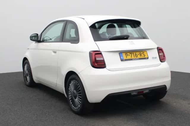 Fiat 500 (2022) thumbnail 2