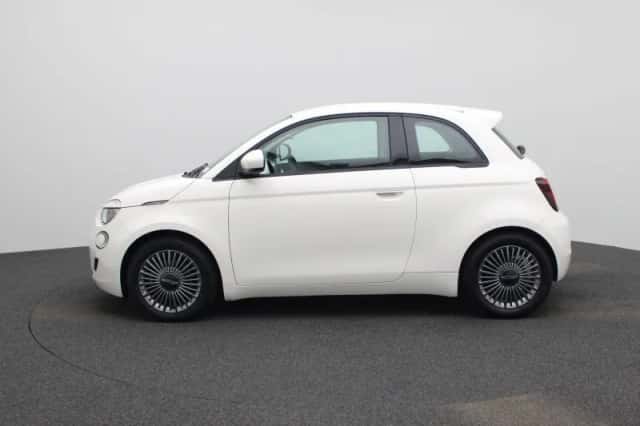 Fiat 500 (2022) thumbnail 4