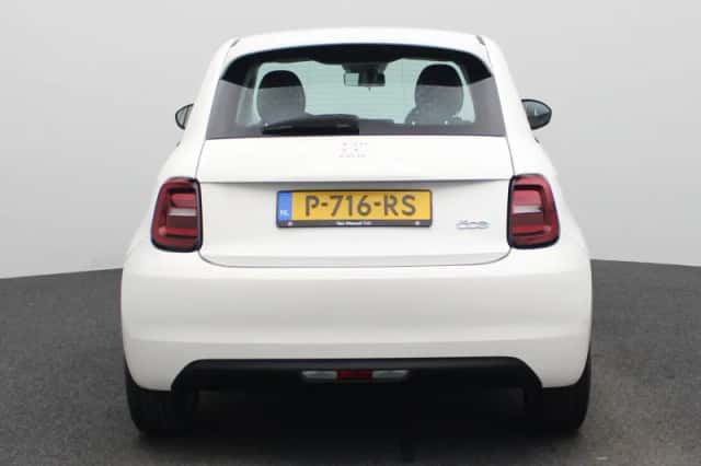 Fiat 500 (2022) thumbnail 5