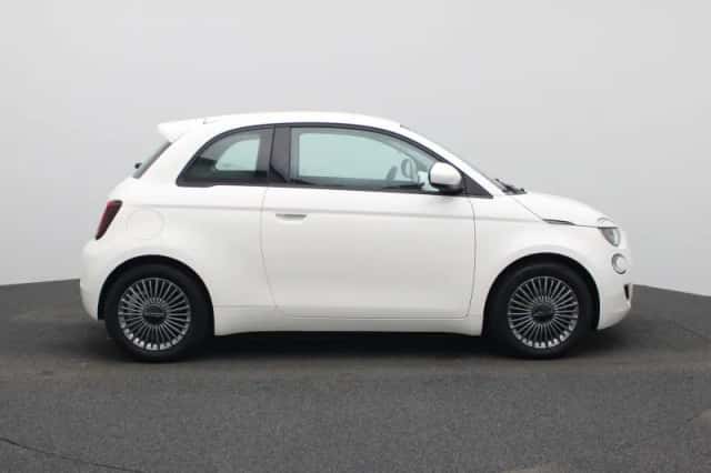 Fiat 500 (2022) thumbnail 6