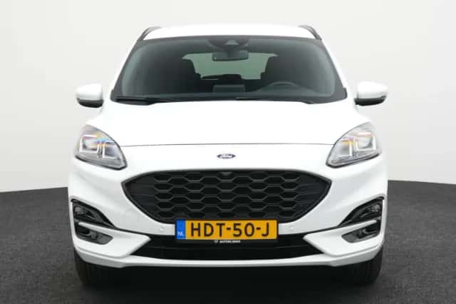 Ford Kuga (2023) thumbnail 3