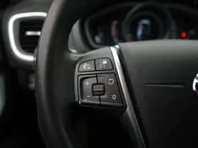Volvo V40 (2018) thumbnail 18