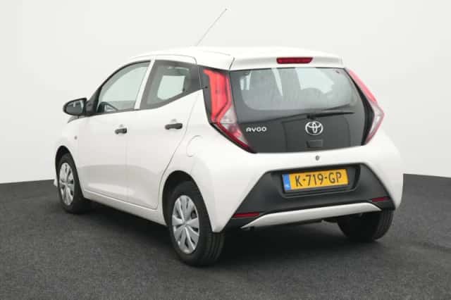 Toyota Aygo (2020) thumbnail 2