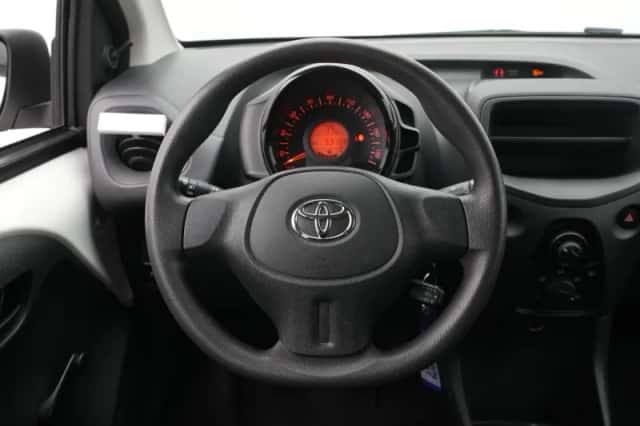 Toyota Aygo (2020) thumbnail 8