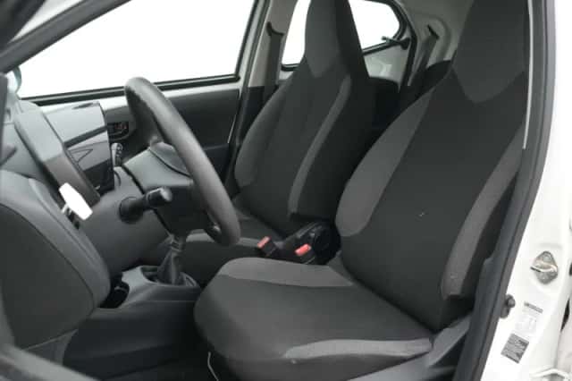 Toyota Aygo (2020) thumbnail 9
