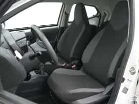Toyota Aygo (2020) thumbnail 9