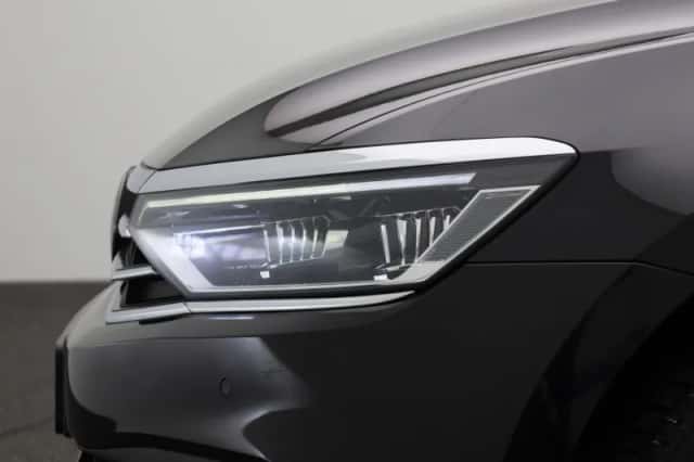 Volkswagen Passat (2023) thumbnail 16