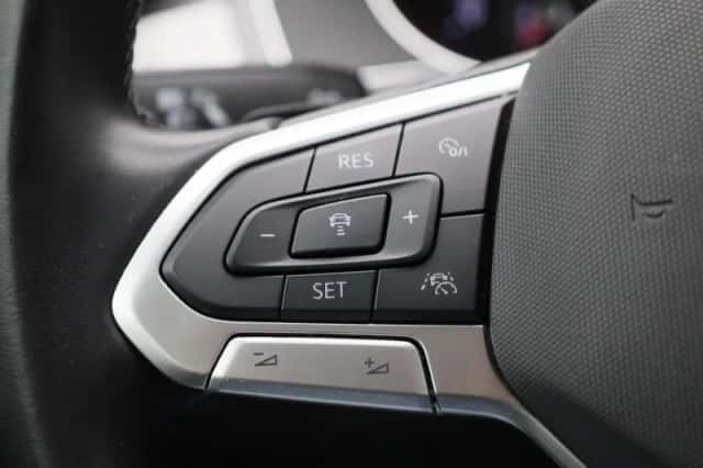 Volkswagen Passat (2023) thumbnail 20