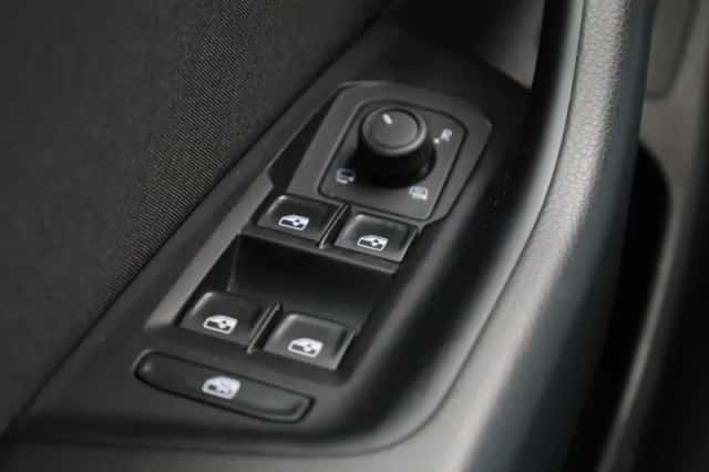 Volkswagen Passat (2023) thumbnail 31