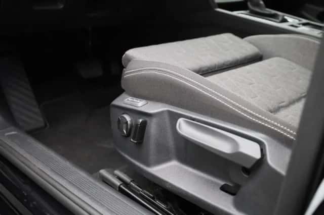 Volkswagen Passat (2023) thumbnail 32