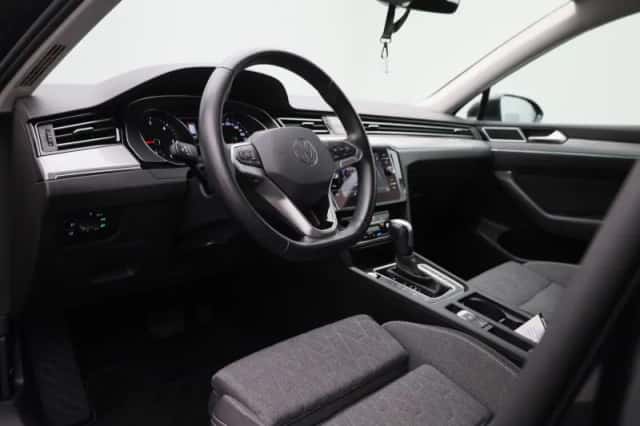 Volkswagen Passat (2023) thumbnail 33