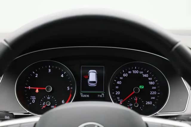 Volkswagen Passat (2023) thumbnail 8