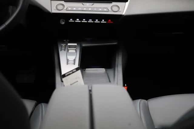 Peugeot 308 (2024) thumbnail 10