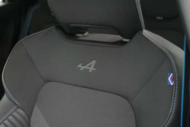 Renault Clio (2024) thumbnail 11