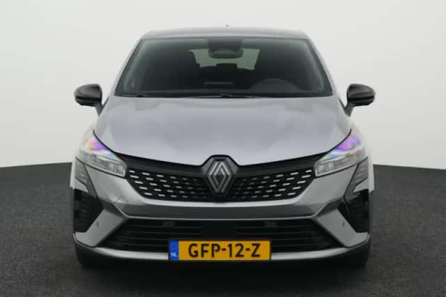 Renault Clio (2024) thumbnail 3
