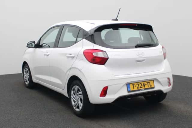 Hyundai i10 (2023) thumbnail 2