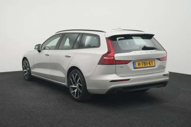 Volvo V60 (2020) thumbnail 2