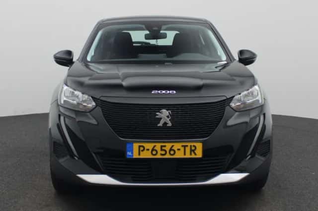Peugeot e-2008 (2022) thumbnail 3