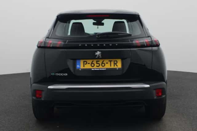 Peugeot e-2008 (2022) thumbnail 5