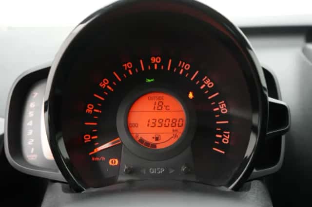 Toyota Aygo (2015) thumbnail 21