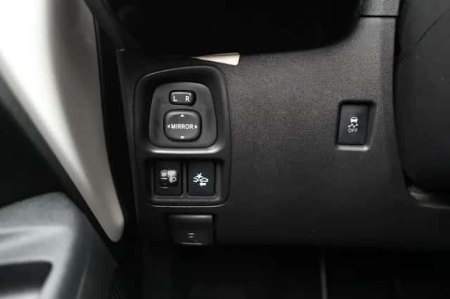 Toyota Aygo (2015) thumbnail 24