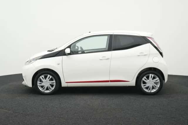 Toyota Aygo (2015) thumbnail 4