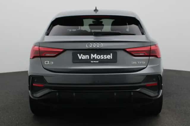 Audi Q3 (2021) thumbnail 6