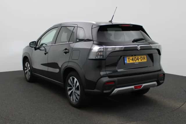 Suzuki S-Cross (2023) thumbnail 2