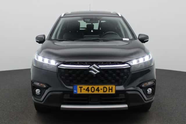 Suzuki S-Cross (2023) thumbnail 3