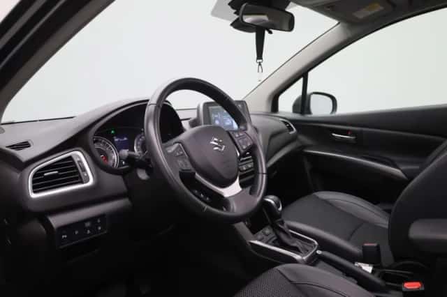 Suzuki S-Cross (2023) thumbnail 29