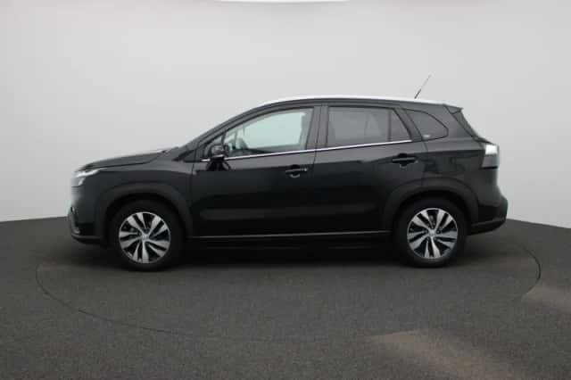 Suzuki S-Cross (2023) thumbnail 4