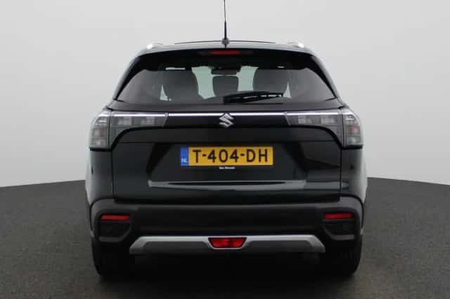 Suzuki S-Cross (2023) thumbnail 5
