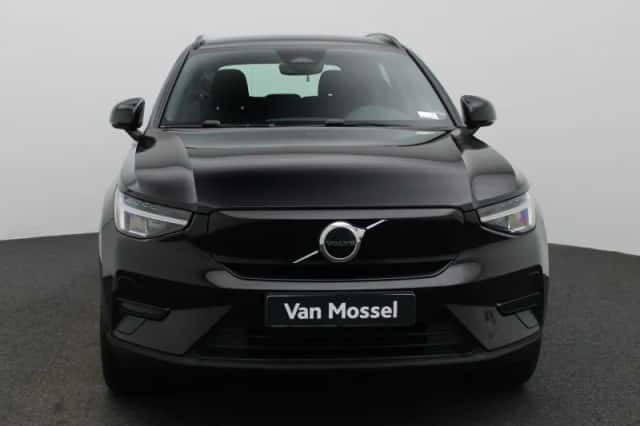 Volvo XC40 (2023) thumbnail 3