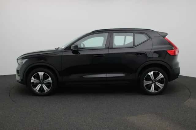 Volvo XC40 (2023) thumbnail 4