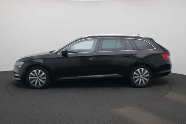 Škoda Superb (2022) thumbnail 4