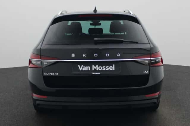 Škoda Superb (2022) thumbnail 5